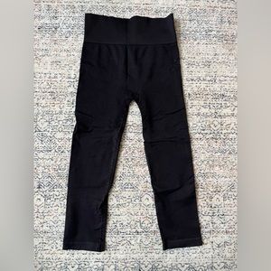 Phat Buddha Black Cropped Leggings